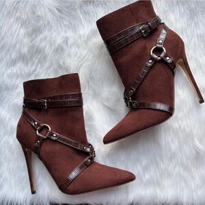 Jennifer Lopez Chic Brown suede Heeled Boots with leather straps size 7.5/38